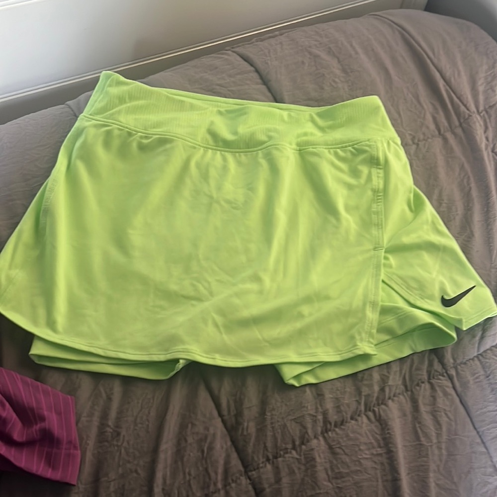 women’s Nike tennis skirt